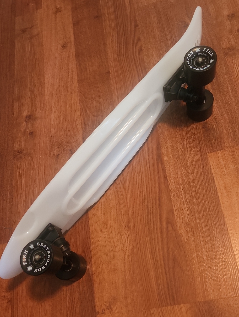 Fish  Skateboard 27 In. - Picture 9 of 11